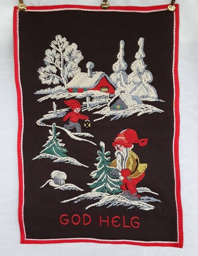 Äldre Bonad / Vepa - Tomte hugger gran - Retro Vintage