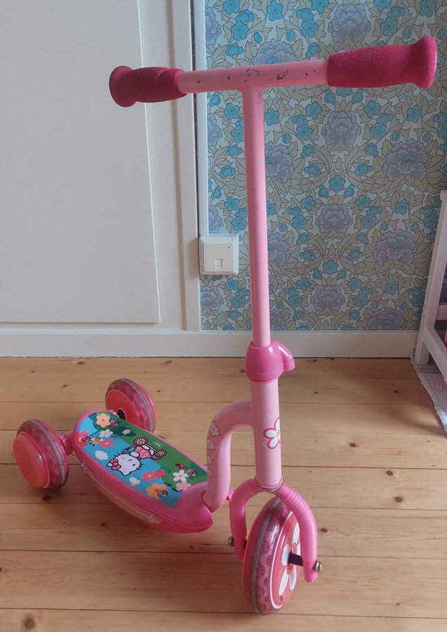 Hello Kitty Sparkcykel