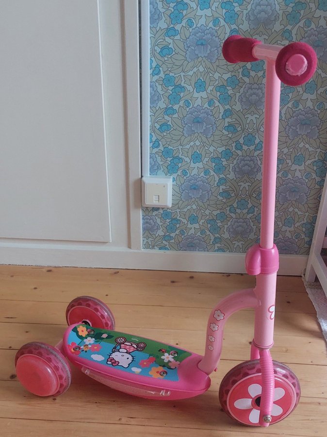 Hello Kitty Sparkcykel