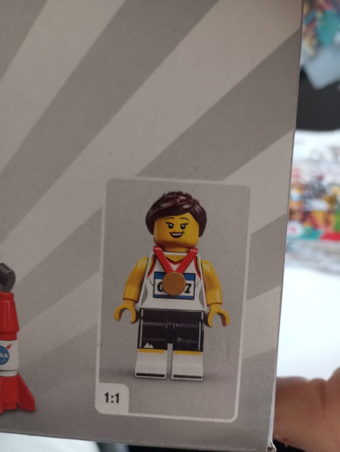 Lego minifigures series 20 Athlete oöppnad!