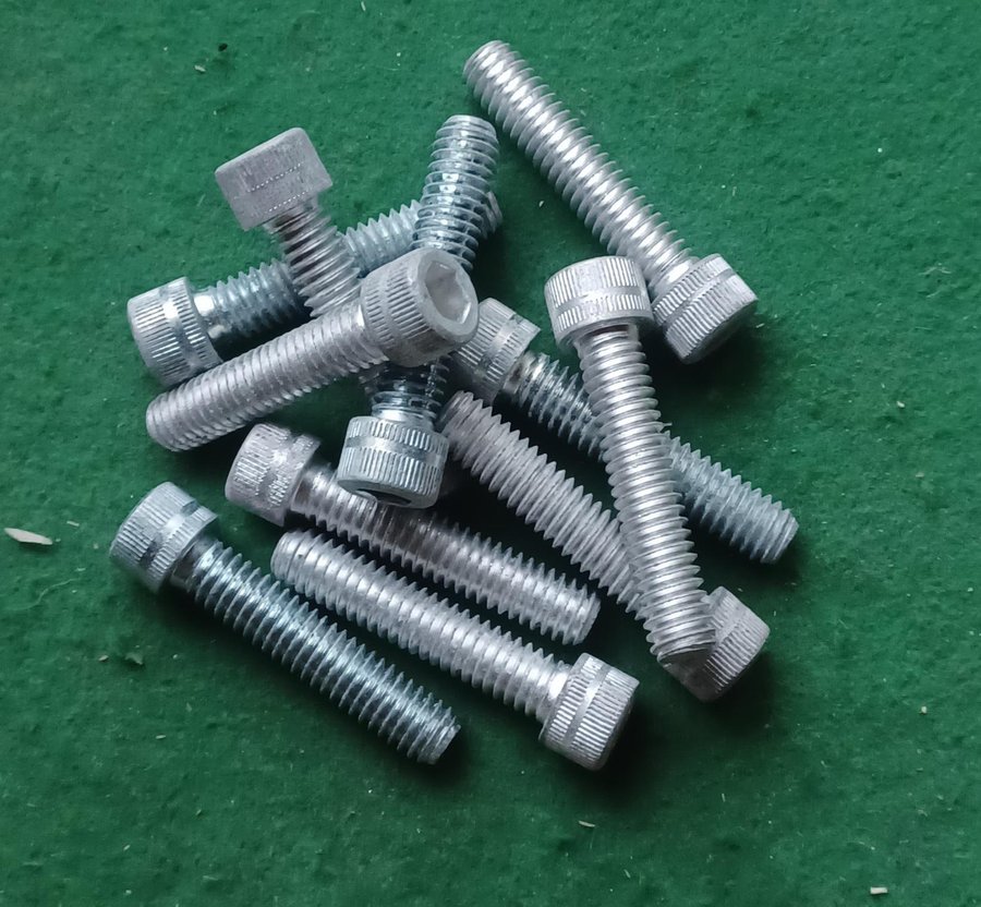 300 st Insexskruv UNC 5/16" 38 mm