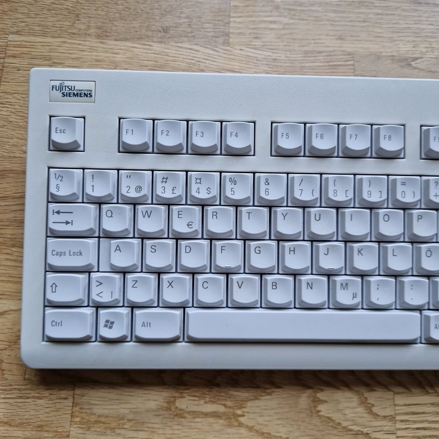 FujitsuSiemens Fujitsu Siemens tangentbord ps/2 retrodator