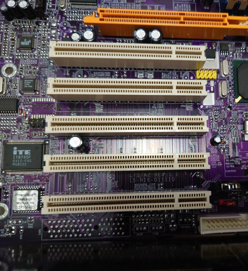 ECS L7S7A2, Socket A - SiS746 chipset, Athlon XP 1900+ (Palomino) , 512 MB RAM,