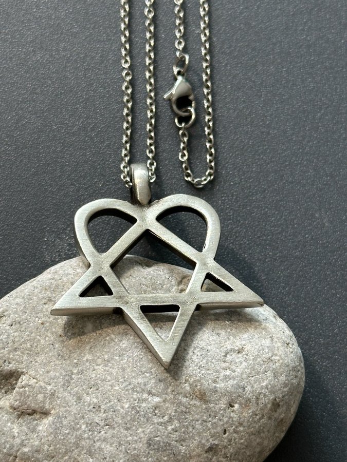 Halsband Heartagram HIM Tenn Rostfri Kedja