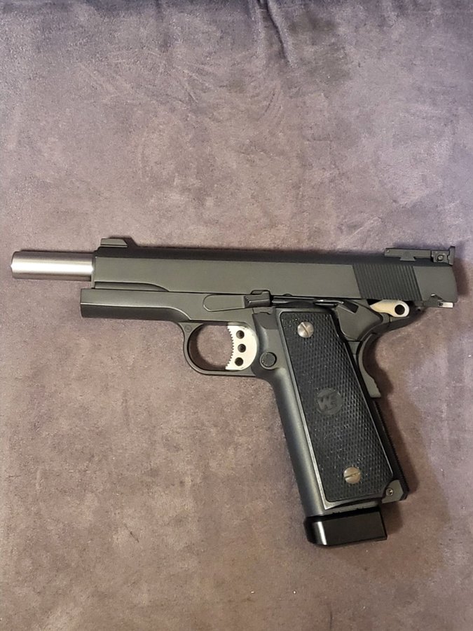 Realistisk softairgunpistol