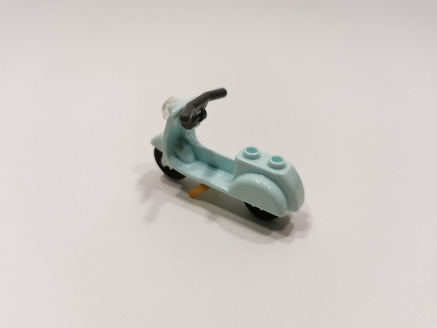 Lego - fordon - motorcykel - vespa - light aqua