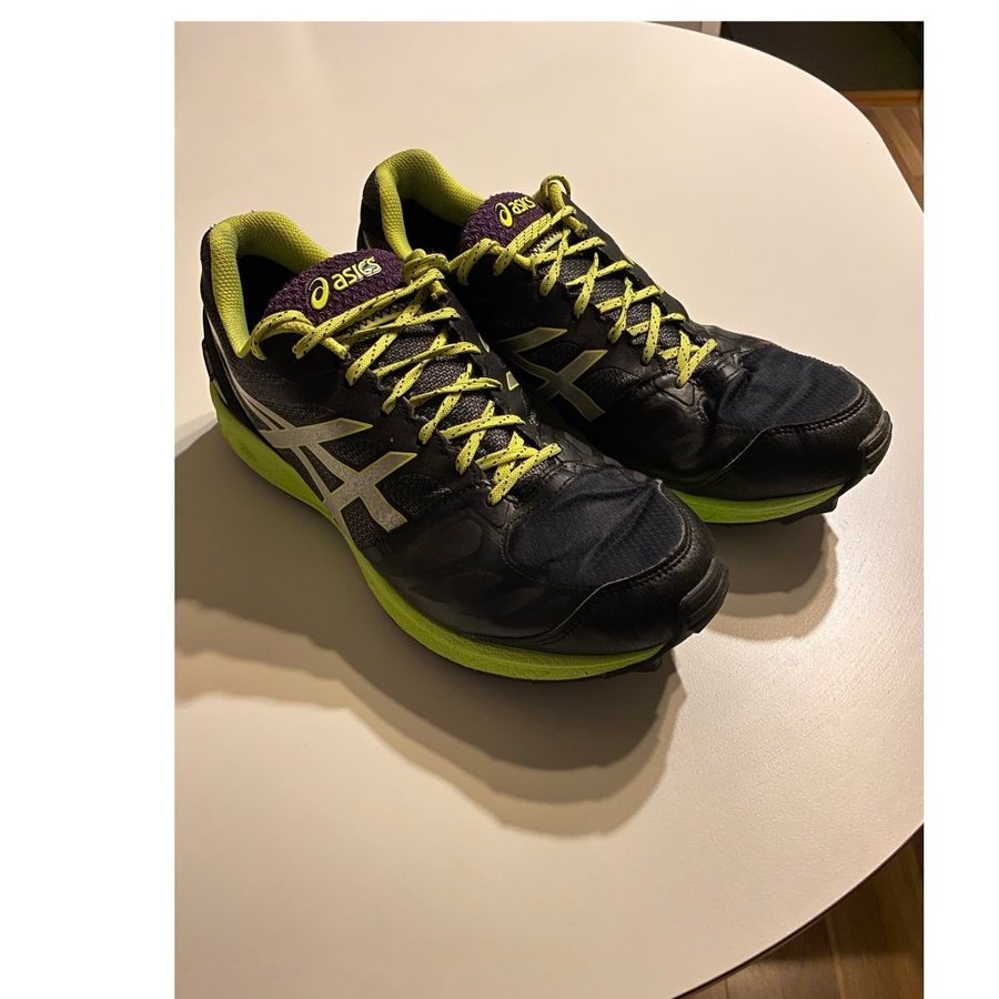 Asics gel FujiSetsu 2 dubbskor. storlek 44.