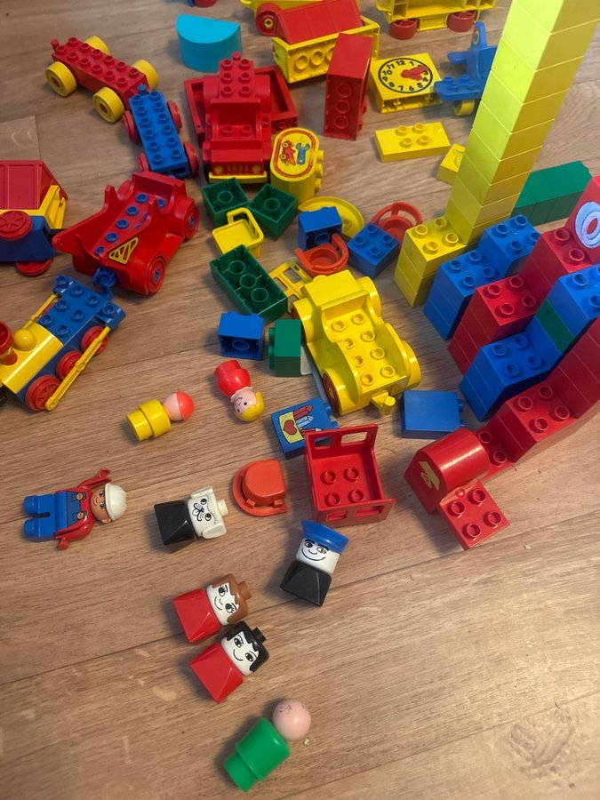 Lego Duplo - Stor samling med figurer, fordon och byggstenar