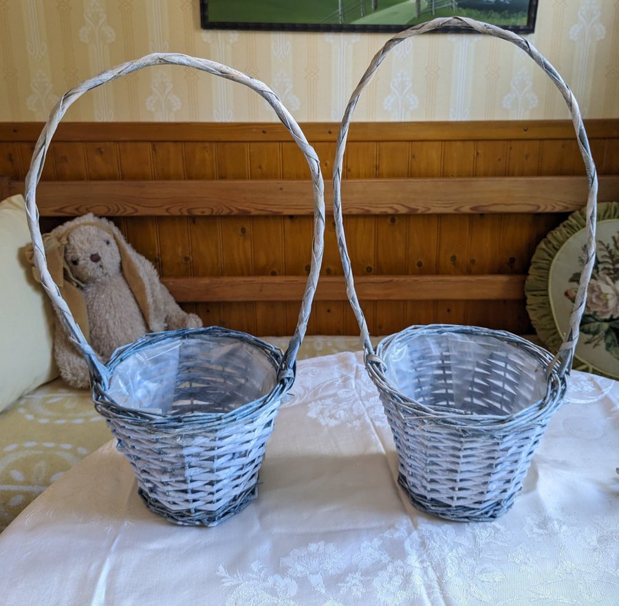 Korgar/blomkorgar shabby chic ljust blå/ljusblå 2st Blekta Vackert slitna