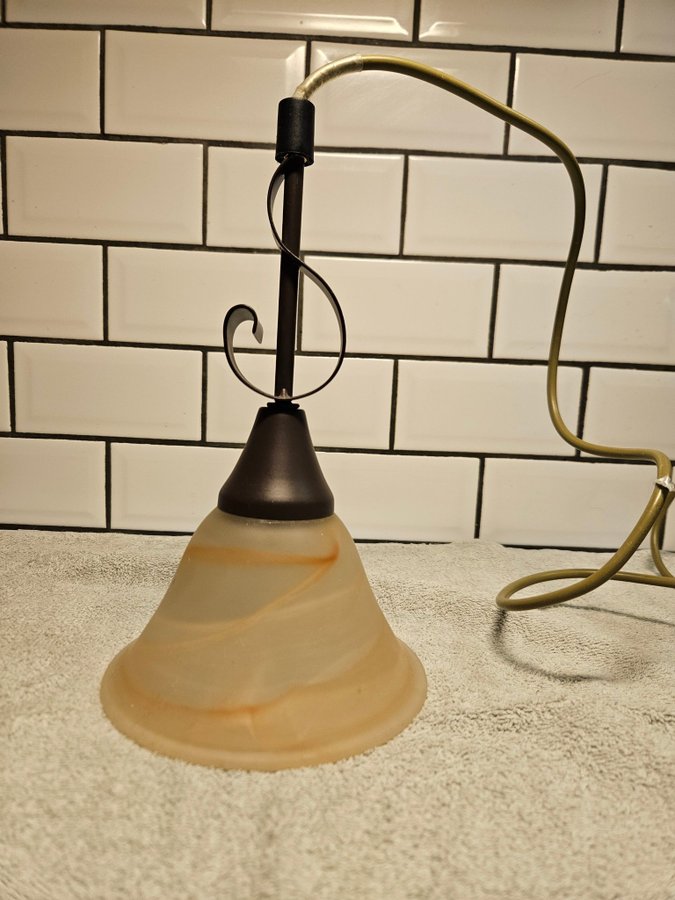 Rar fönsterlampa med melerat glas