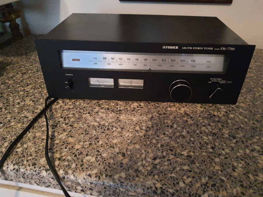 Fisher FM-7700 AM/FM Stereo Tuner