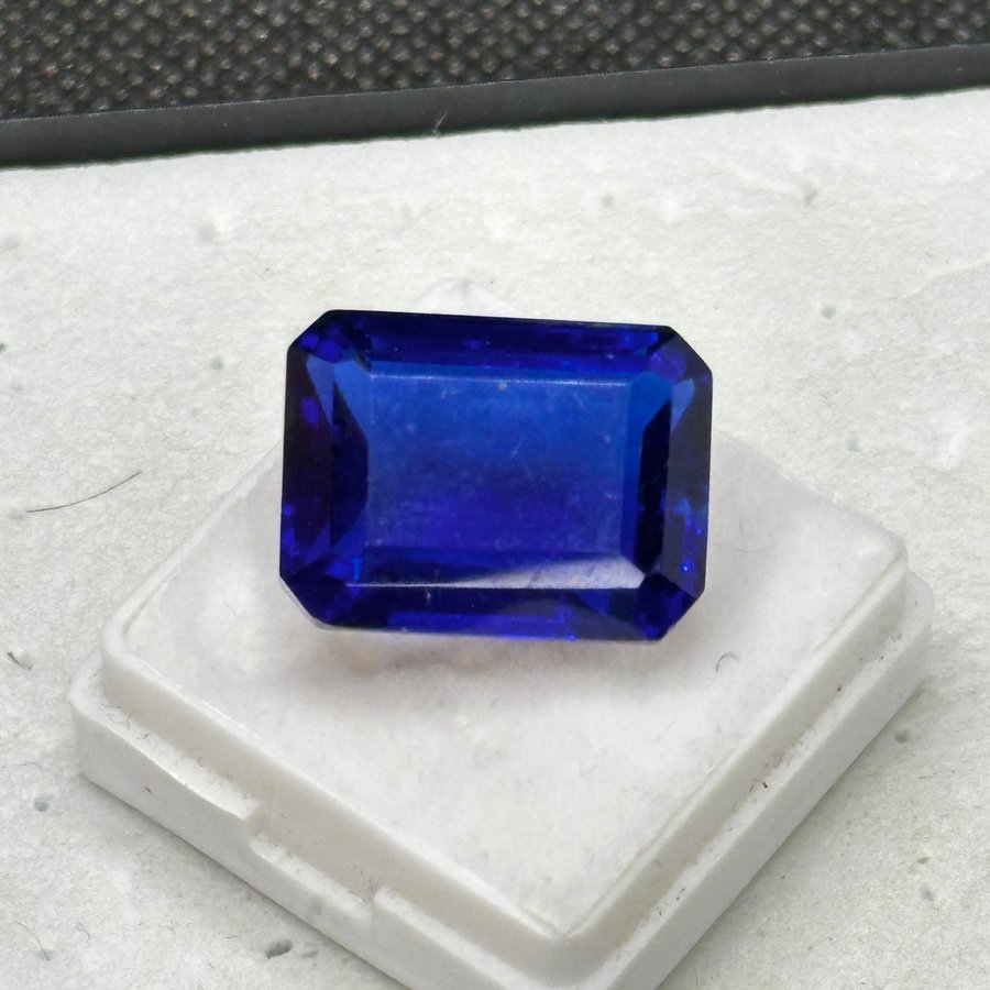 Benitoite 22,70 ct