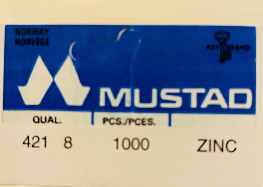 MUSTAD nr8. Qual 421 . 1000 krokar. Samfrakt om ni vinner fler auktioner !