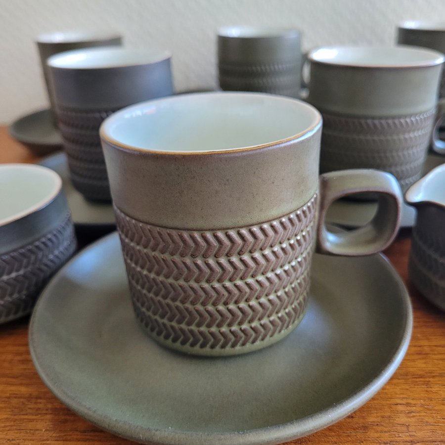 KAFFESERVIS 14 DELAR 6 KOPPAR FAT SOCKER/GRÄDDE DENBY ENGLAND "CHEVRON" MKT