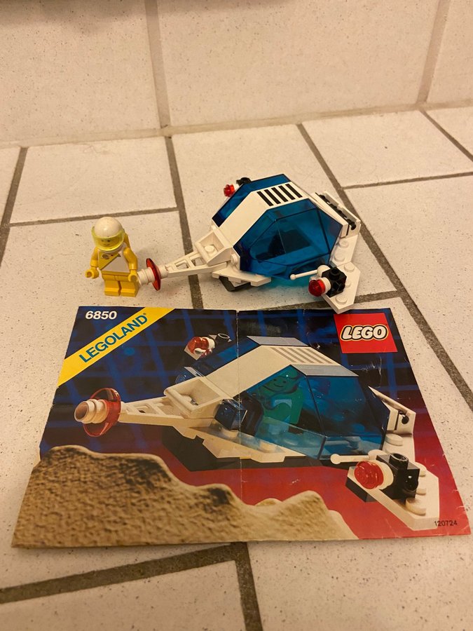 LEGO Classic Space - Futuron Auxiliary Pareoller