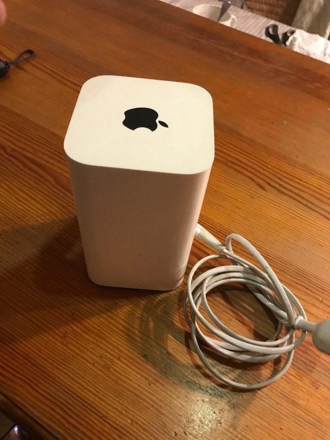 Apple Time Capsule 2TB Model A1470 EMC 2635