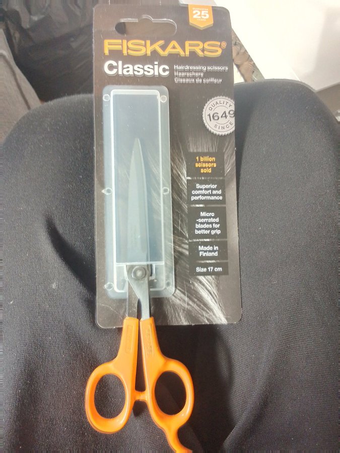 Ny Fiskars Classic Hårklippningssax 17 cm, med lågt utrop.