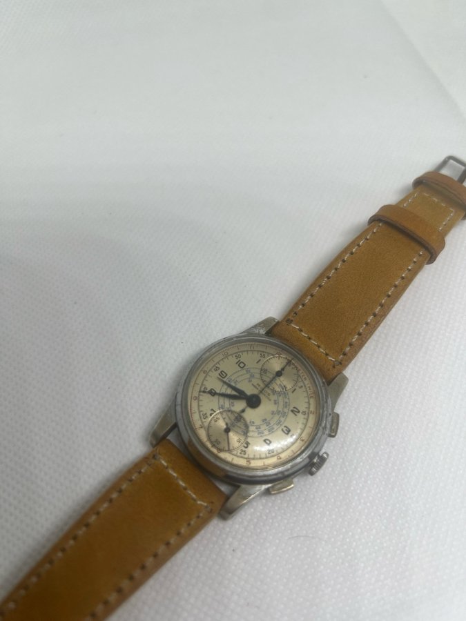 Milos Chronograph Ur 1940 talet