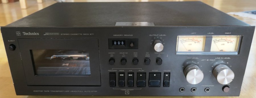 Äldre kassettdäck Technics RS-671 – vintage