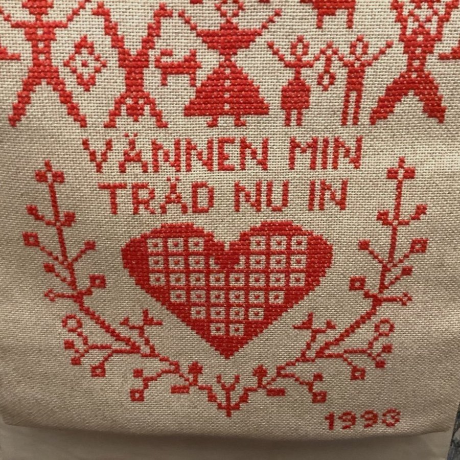 OBLEKT LINNE, VACKERT HANDBRODERAT RIM, JULVEPA