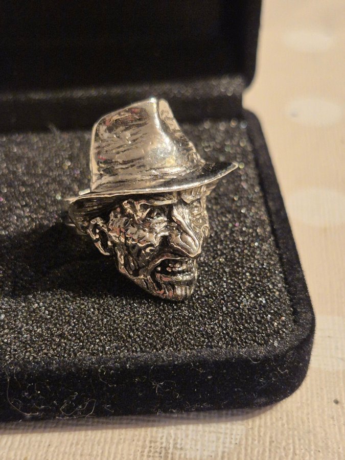 Alchemy Gothic Ring - Freddy Greuger (töjbar)