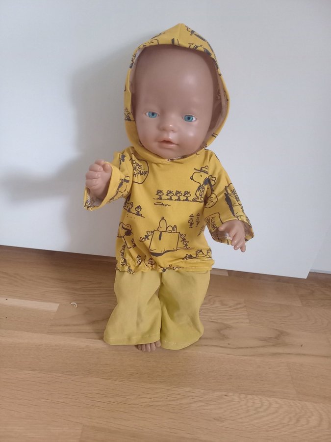 Huvtröja med snobben  byxorModell baby born ca 43 cm