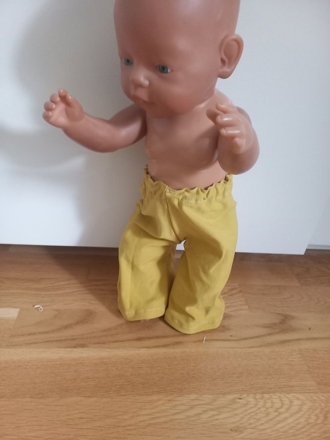 Huvtröja med snobben  byxorModell baby born ca 43 cm