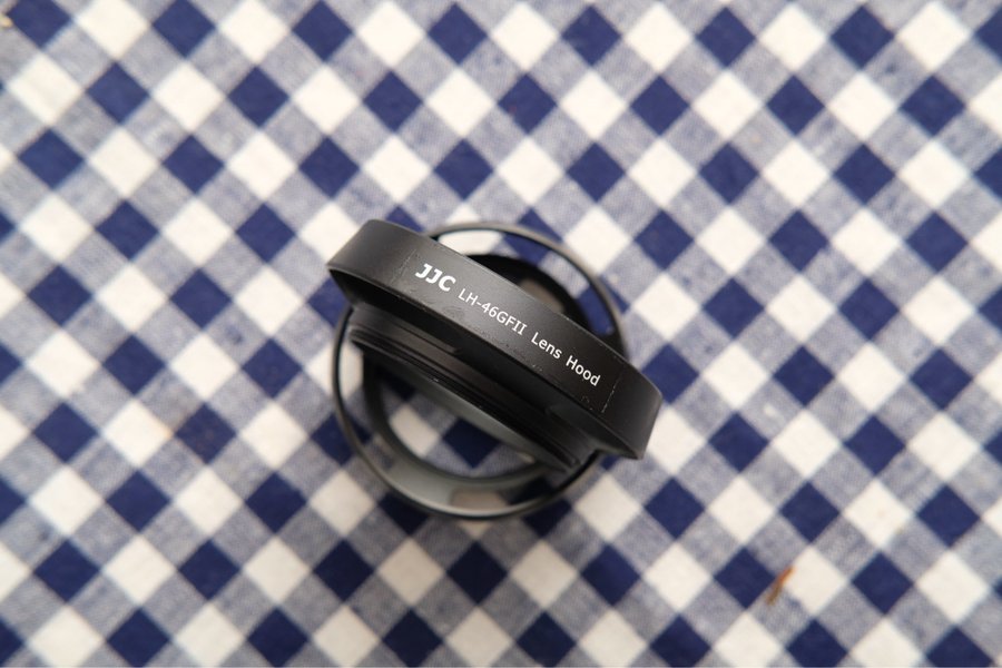 JJC 46mm screw in lens hood (1)