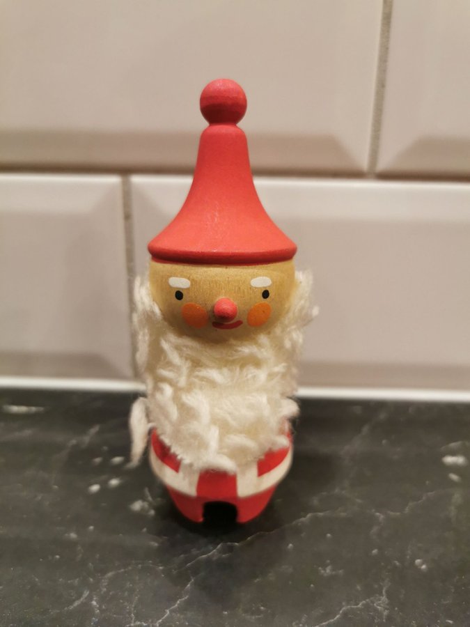 Retro tomte i trä.