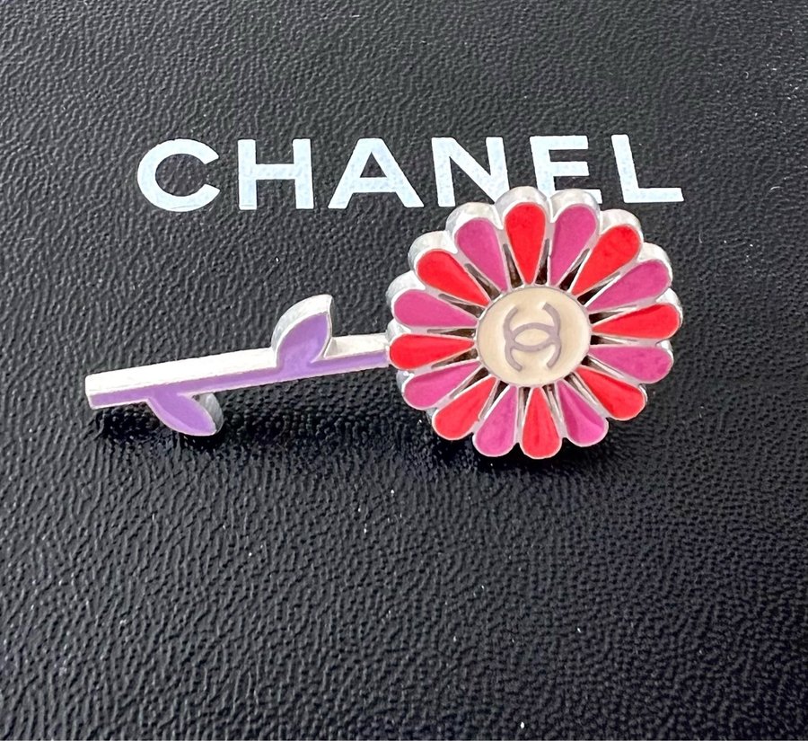 Chanel brosch