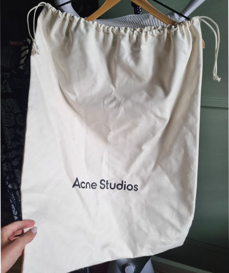 Acne Studio stor tygpåse