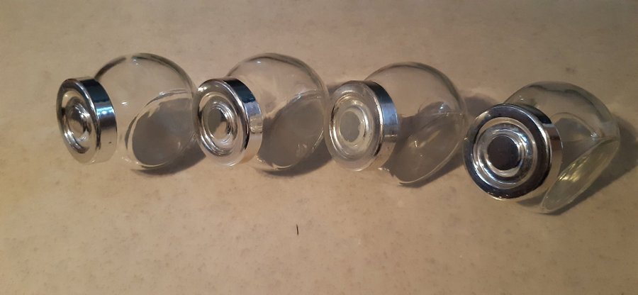 4 st förvaringsburkar i glas