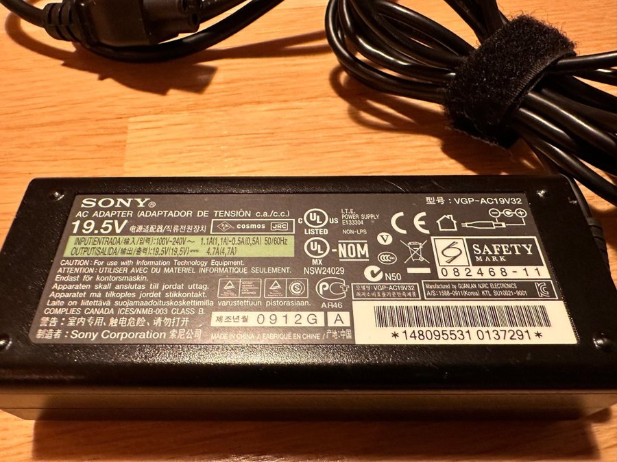 Sony Vaio VGP-AC19V32 Laptop Adapter Laddare