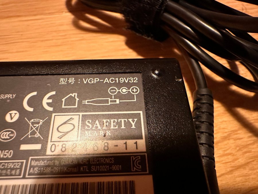 Sony Vaio VGP-AC19V32 Laptop Adapter Laddare