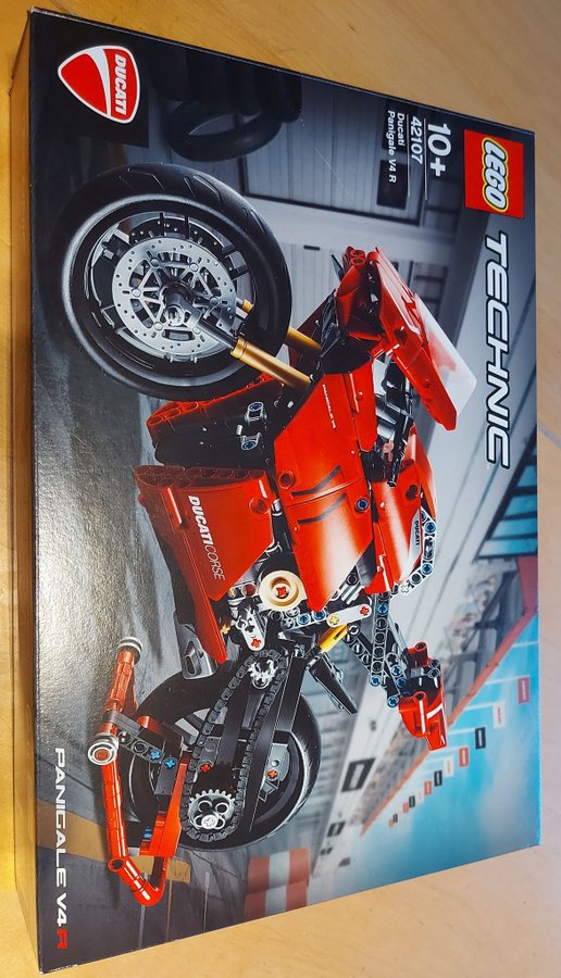 LEGO Technic 42107 Ducati Panigale V4 R komplett