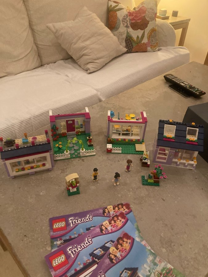 Lego Friends 41095 - Hus med trädgård