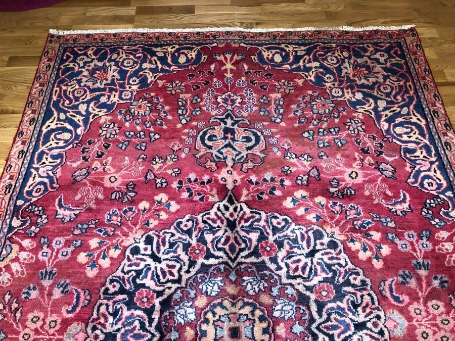 Charmig sliten äkta handknuten orientalisk ullmatta 158x242 cm