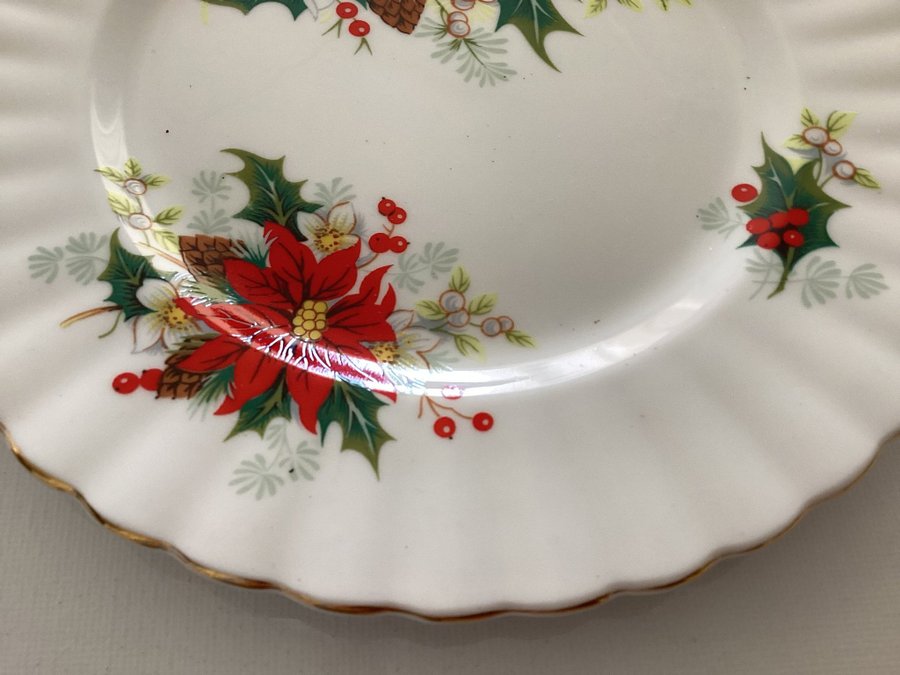 Royal Albert Bone China England tallrik markerad YULETIDE