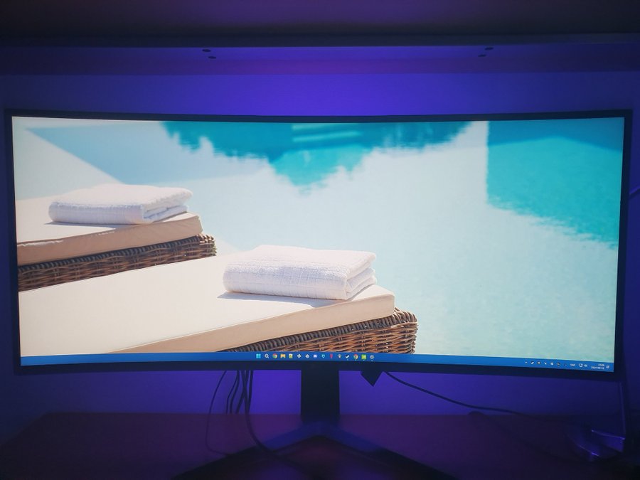 Ultrawide-skärm (LG 38GN950)