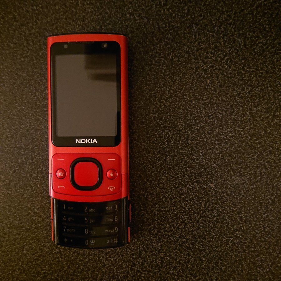 NOKIA 6700 SLIDE Röd med Original Laddare