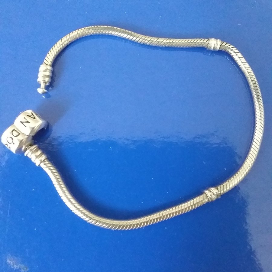 PANDORA ARMBAND  STORLEK 215