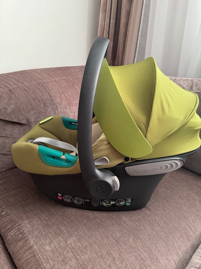 Cybex Aton 2 Babybilstol i färgen Lime Green