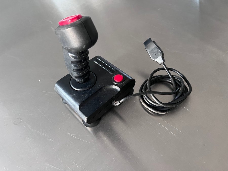 QuickJoy Junior joystick til Commodore 64, Amiga mv.