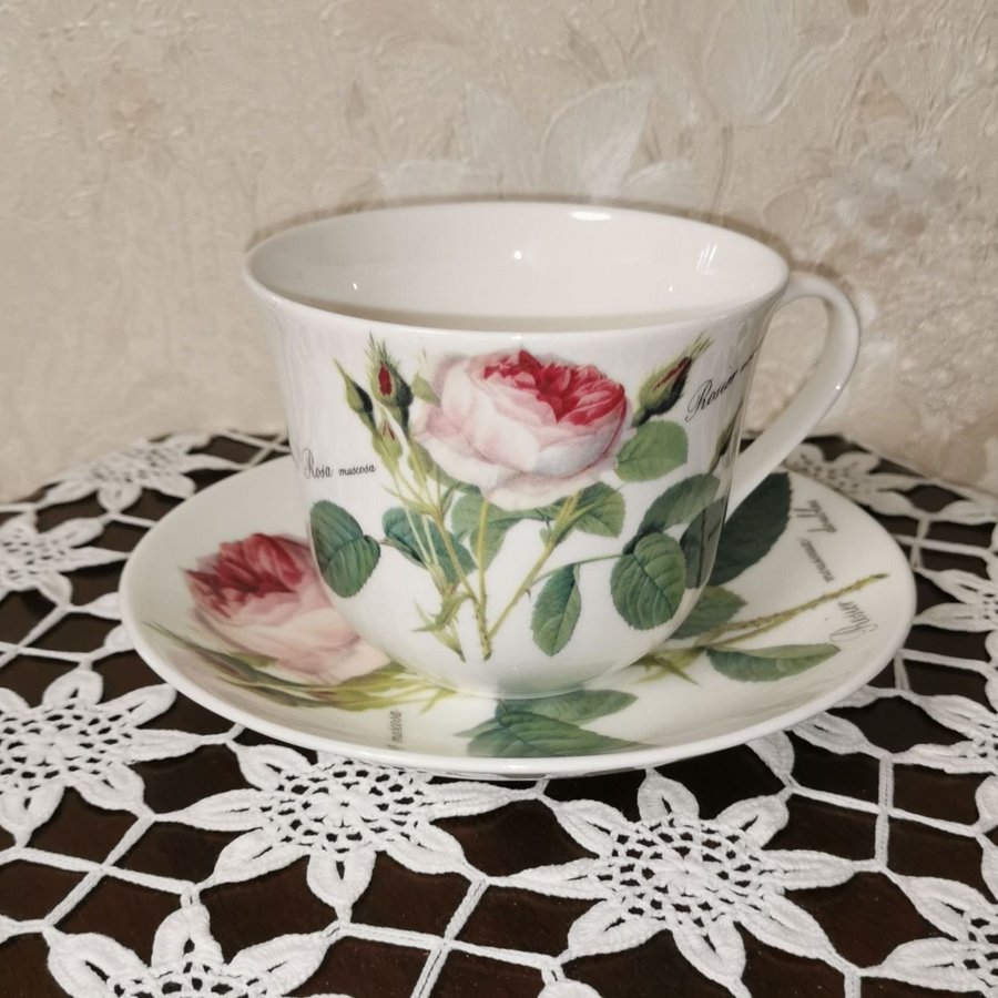 Frukostkopp / Kopp med fat / Roy Kirkham / Redoute Roses / Fine Bone China