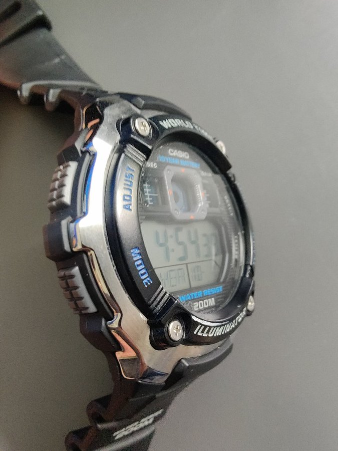 Casio AE-2000W Armbandsur