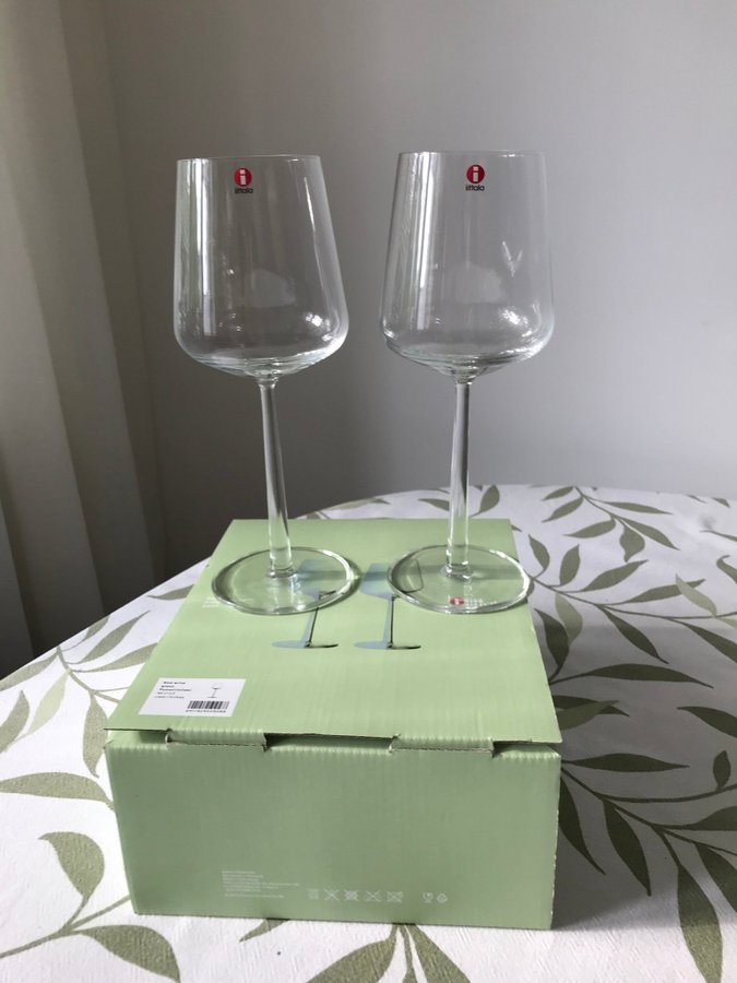 2 st oanvända Iittala Essence vinglas / rödvin, 45 cl