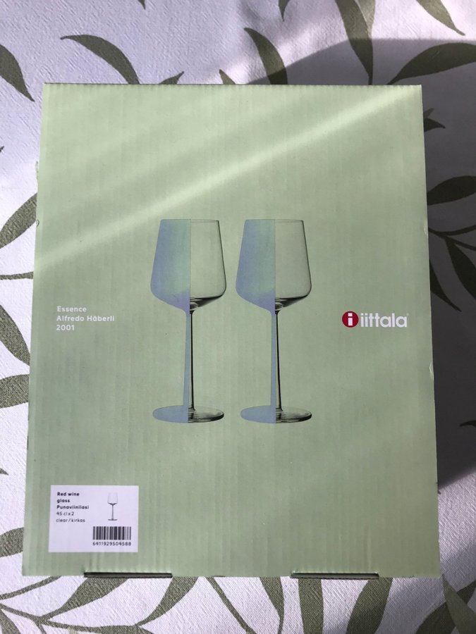 2 st oanvända Iittala Essence vinglas / rödvin, 45 cl