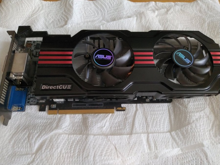 Datorpaket med ASUS GTX 660 och GTX 650Ti