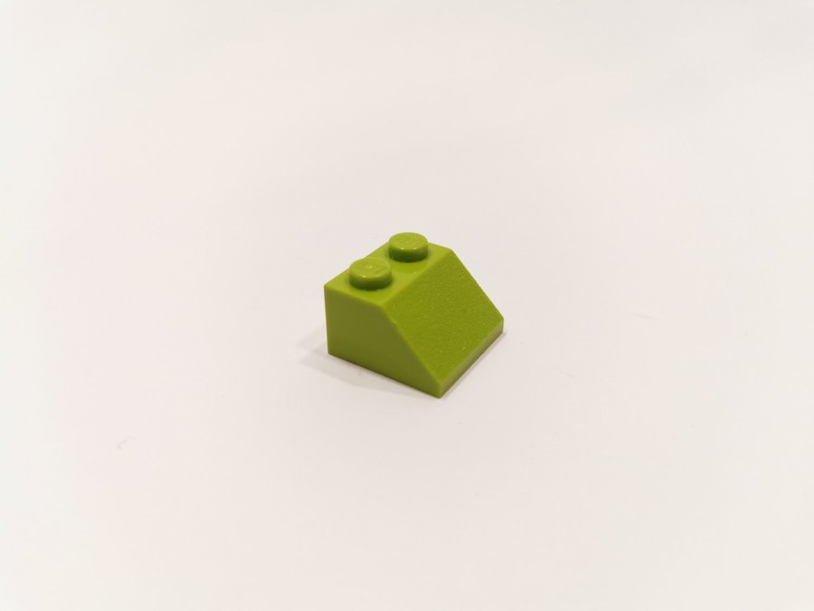 Lego - slope - bas - 2x2 - part 3039 - lime