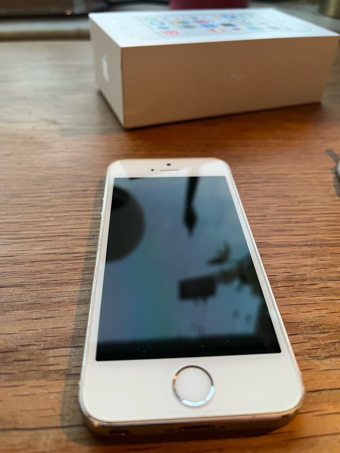 iPhone 5S Silver 16GB med laddare